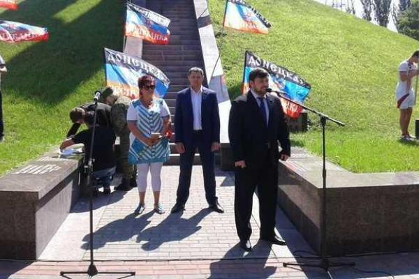 В "ДНР" отметили годовщину освобождения Славянска В "ДНР" отметили годовщину освобождения Славянска