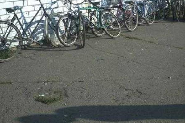 В многострадальную Марьинку возвращаются радость, улыбки и мирная суета