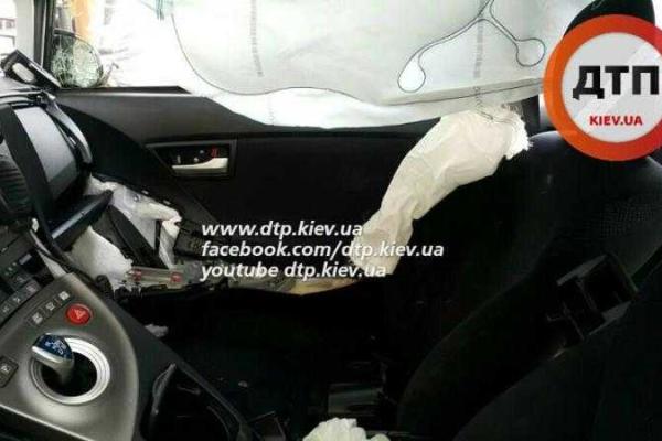 В результате ДТП в Киеве 4 полицейских оказались на больничной койке В результате ДТП в Киеве 4 полицейских оказались на больничной койке