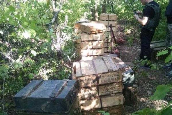 Военной прокуратурой расследуется факт незаконного хранения боеприпасов добровольцами на Луганщине