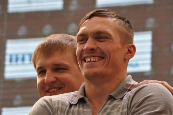 Боксер Джонни Мюллер заявил, что легко одержит победу над Александром Усиком Боксер Джонни Мюллер заявил, что легко одержит победу над Александром Усиком