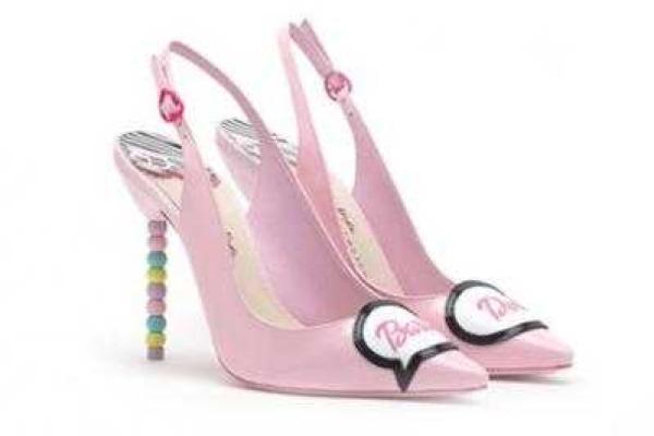 Коллекцию обуви Barbie для взрослых и детей создала британский дизайнер