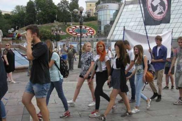 На Майдане Незалежности провели акцию под названием "Марш гнева" На Майдане Незалежности провели акцию под названием "Марш гнева"