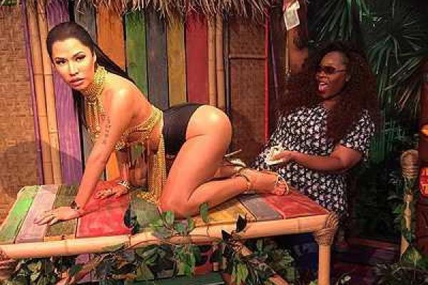 В Лас-Вегасе восковую копию Ники Минаж пришлось дополнительно охранять от сексуальных домогательств В Лас-Вегасе восковую копию Ники Минаж пришлось дополнительно охранять от сексуальных домогательств