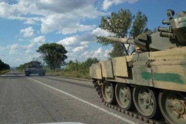 Россия использует Донбасс для испытания своей новой военной техники Россия использует Донбасс для испытания своей новой военной техники