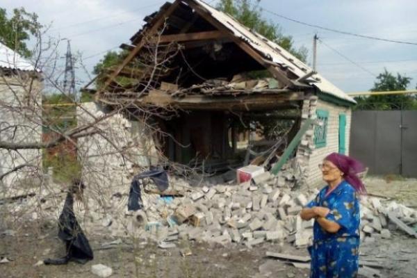 Наблюдатели украинской стороны СЦКК опубликовали новые фото с разрушениями от обстрелов Наблюдатели украинской стороны СЦКК опубликовали новые фото с разрушениями от обстрелов