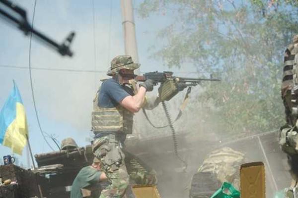 Открылась фотовыставка, посвященная событиям в Иловайске