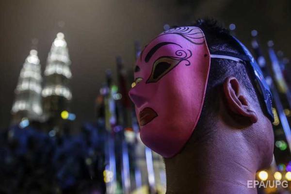Артисты из разных уголков мира приехали на Международный фестиваль масок в Малайзию Артисты из разных уголков мира приехали на Международный фестиваль масок в Малайзию