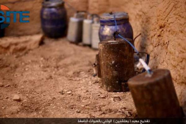 Боевики "ИГ" взорвали храм, основанный в I столетии н.э. и похвастались содеянным в Twitter Боевики "ИГ" взорвали храм, основанный в I столетии н.э. и похвастались содеянным в Twitter