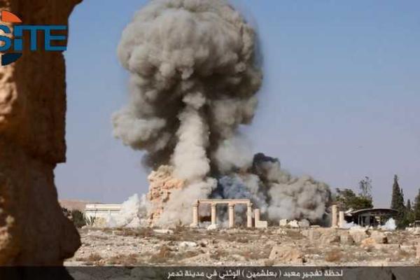 Боевики "ИГ" взорвали храм, основанный в I столетии н.э. и похвастались содеянным в Twitter Боевики "ИГ" взорвали храм, основанный в I столетии н.э. и похвастались содеянным в Twitter