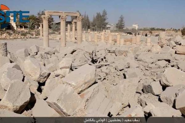 Боевики "ИГ" взорвали храм, основанный в I столетии н.э. и похвастались содеянным в Twitter Боевики "ИГ" взорвали храм, основанный в I столетии н.э. и похвастались содеянным в Twitter
