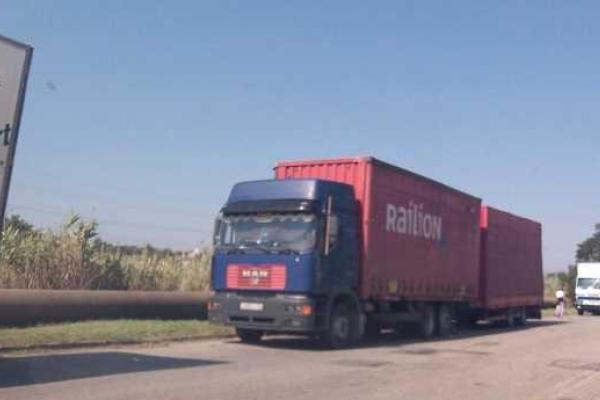 В Керчи ввели чрезвычайное положение: город оккупируют авто, желающие покинуть Крым В Керчи ввели чрезвычайное положение: город оккупируют авто, желающие покинуть Крым
