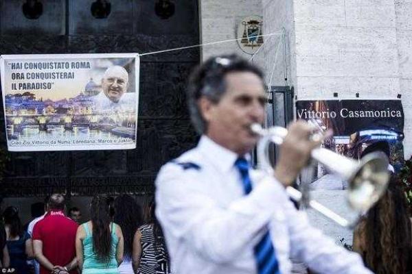 В Риме похороны босса итальянской мафии превратились в настоящее голливудское шоу