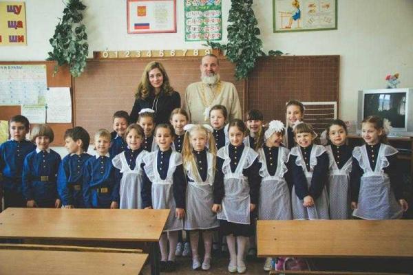 Севастопольских старшеклассников оденут в гимнастерки и девичьи фартуки Севастопольских старшеклассников оденут в гимнастерки и девичьи фартуки