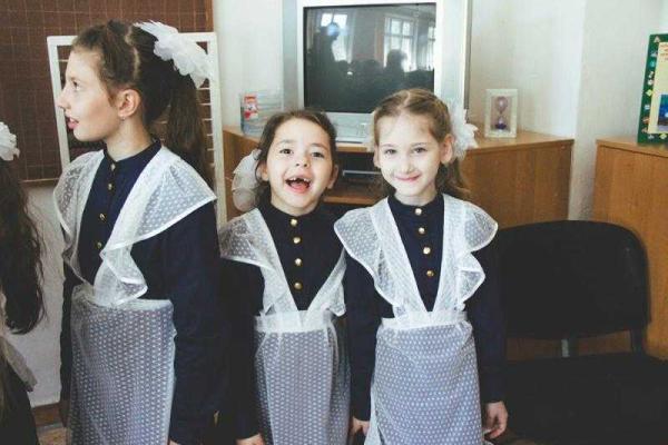 Севастопольских старшеклассников оденут в гимнастерки и девичьи фартуки Севастопольских старшеклассников оденут в гимнастерки и девичьи фартуки