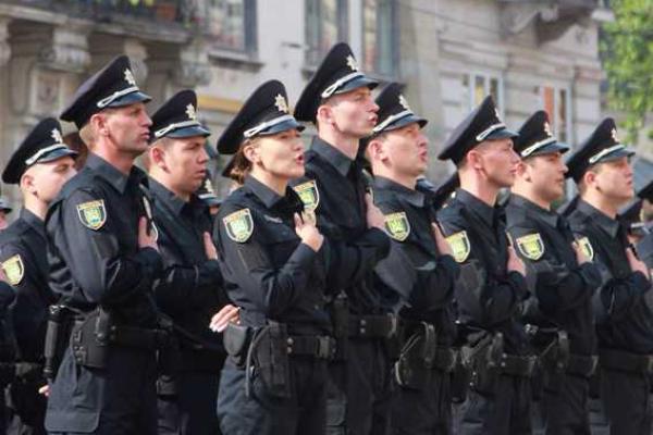 Во Львове прошла торжественная церемония Присяги новых полицейских Во Львове прошла торжественная церемония Присяги новых полицейских