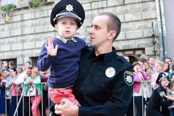 Во Львове прошла торжественная церемония Присяги новых полицейских Во Львове прошла торжественная церемония Присяги новых полицейских