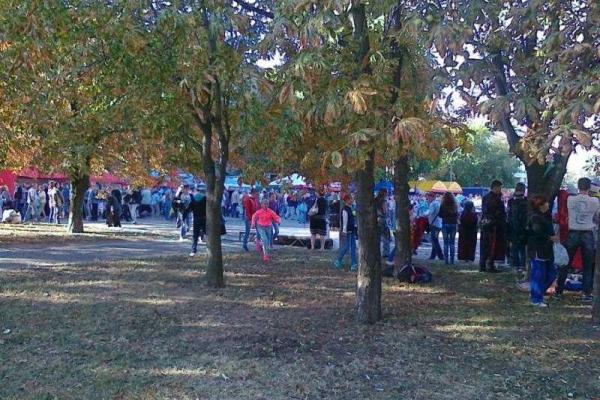 Луганск: "праздничные" цены на ярмарке к Дню города  Луганск: "праздничные" цены на ярмарке к Дню города