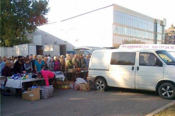 Луганск: "праздничные" цены на ярмарке к Дню города  Луганск: "праздничные" цены на ярмарке к Дню города