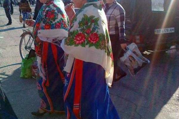 Луганск: "праздничные" цены на ярмарке к Дню города  Луганск: "праздничные" цены на ярмарке к Дню города