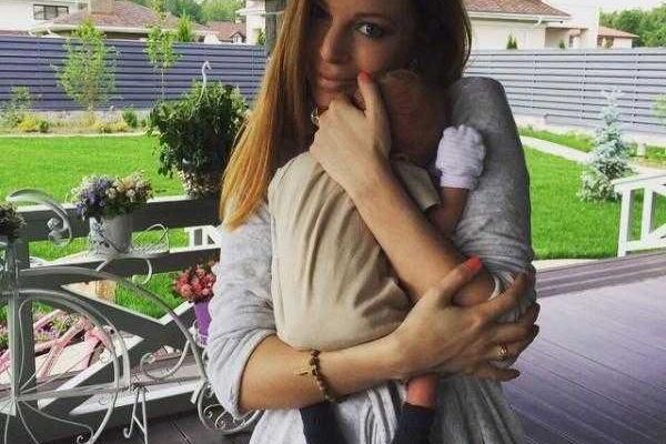 Тоска по малышу заставила Подольскую и Преснякова прервать отдых и покинуть солнечную Грецию