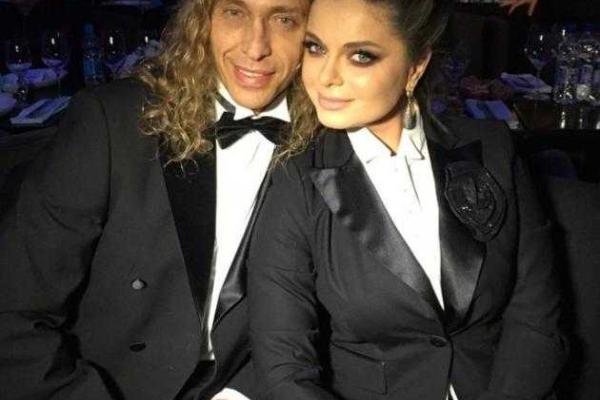 Тарзан лично занялся "дряблой попой и целлюлитными боками" Наташи Королевой 