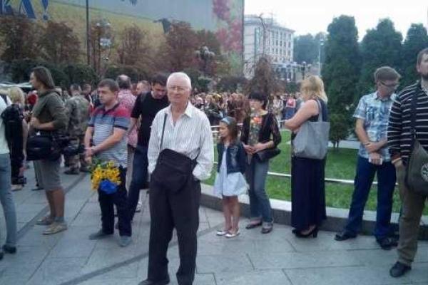 В Киеве в последний путь провожают волонтера "Эндрю", погибшего на Луганщине В Киеве в последний путь провожают волонтера "Эндрю", погибшего на Луганщине