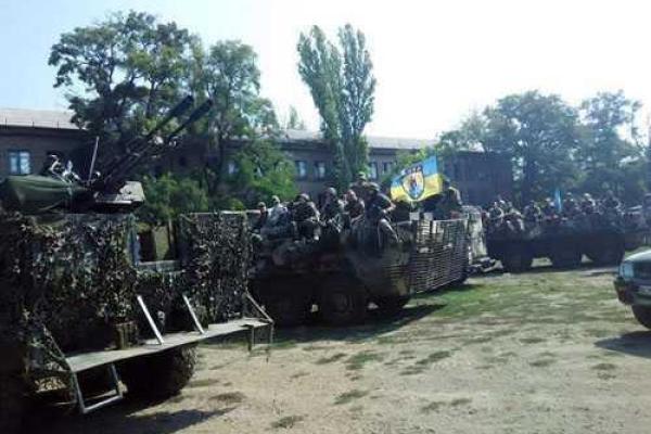 В Мариуполе началась паника из-за движения по городу военной колонны