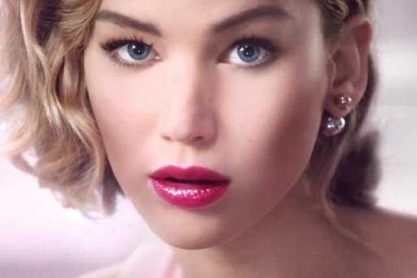 Обворожительная Дженнифер Лоуренс снялась в рекламе косметики от Dior