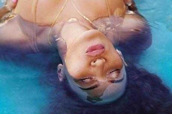 Черно-белые снимки волнующей фотосессии Бейонсе 