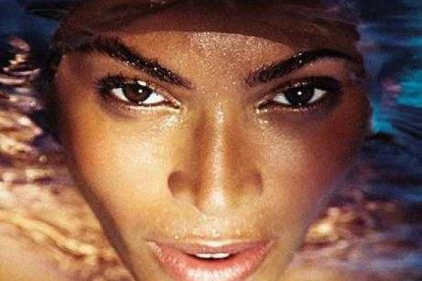 Черно-белые снимки волнующей фотосессии Бейонсе 