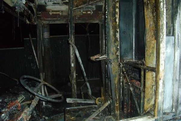 В Киеве прошла "богатая" на ЧП ночь: сгорели три авто и троллейбус В Киеве прошла "богатая" на ЧП ночь: сгорели три авто и троллейбус