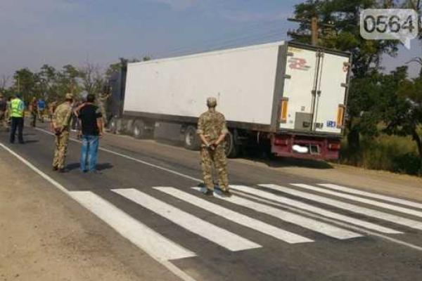 Второй день блокады Крыма: мнение украинцев о блокаде
