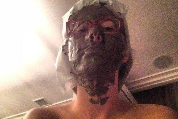 Ксения Собчак вновь пугает фанатов своим лицом 