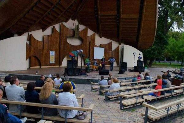 Горловчане, бежавшие из родных домов от войны, отметили День Горловки в Киеве 