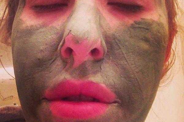 Ксения Собчак вновь пугает фанатов своим лицом 