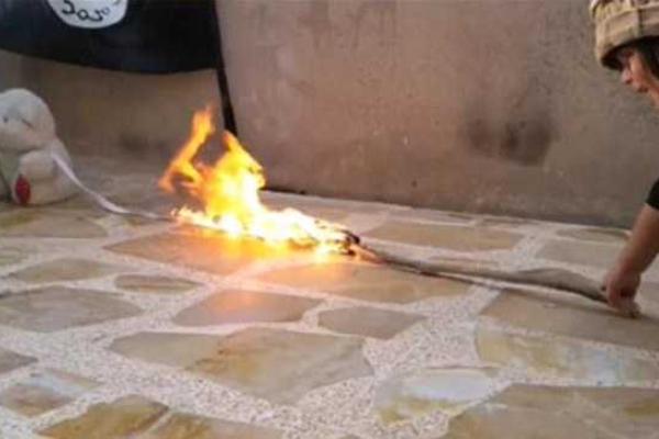 Боевики ИГИЛ с малолетства приучают детей к кровавым убийствам