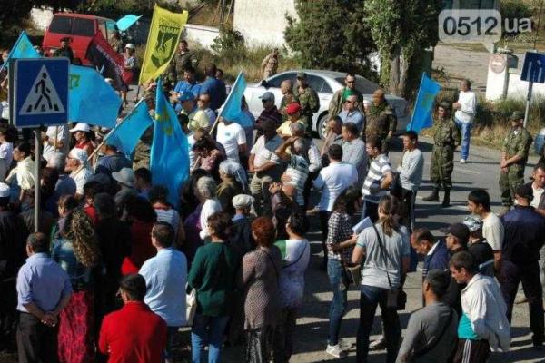 Блокада Крыма - это серьезно и надолго: активисты разворачивают палатки для ночевки Блокада Крыма - это серьезно и надолго: активисты разворачивают палатки для ночевки