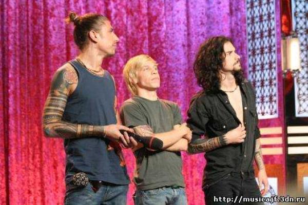 Группа Quest Pistols "подставила" организатора концерта в России