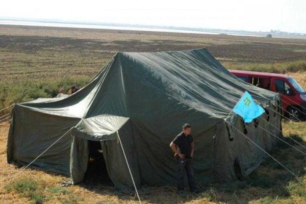 Блокада Крыма - это серьезно и надолго: активисты разворачивают палатки для ночевки Блокада Крыма - это серьезно и надолго: активисты разворачивают палатки для ночевки