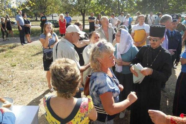 В Мариуполе произошла небольшая "заварушка" из-за планов постройки храма УПЦ КП