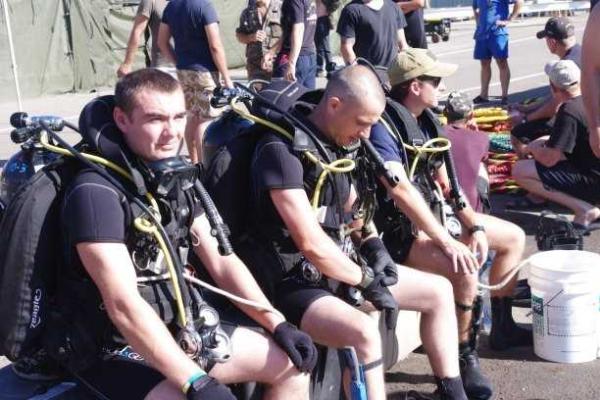 Военные водолазы из США и Украины провели совместные погружения в ходе Sea Breeze 2015 Военные водолазы из США и Украины провели совместные погружения в ходе Sea Breeze 2015