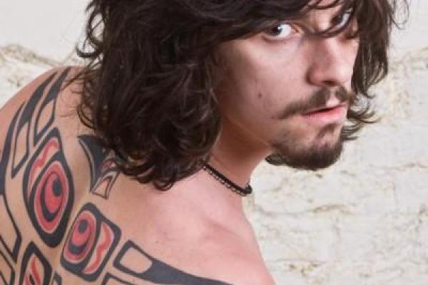 Группа Quest Pistols "подставила" организатора концерта в России