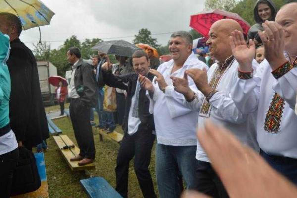 Как Москаль на фестивале брынзы сердца гуцулов покорил Как Москаль на фестивале брынзы сердца гуцулов покорил