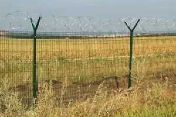 Россия начала отгораживаться от "республик" не только на словах: на границе растут заборы Россия начала отгораживаться от "республик" не только на словах: на границе растут заборы