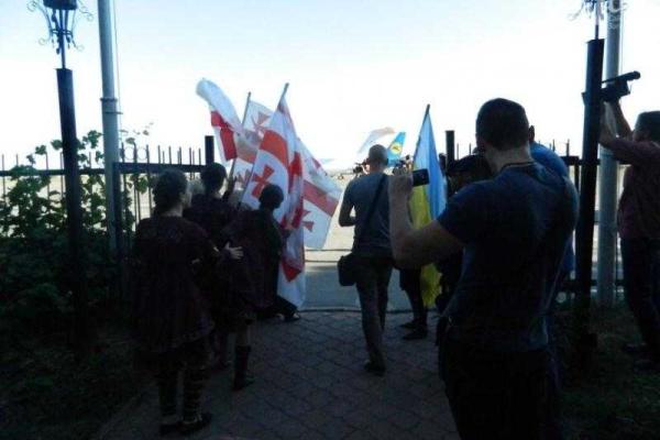 Запорожье ярко и с почестями встретило легендарного Вахтанга Кикабидзе  Запорожье ярко и с почестями встретило легендарного Вахтанга Кикабидзе