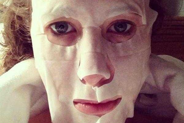 Ксения Собчак вновь пугает фанатов своим лицом 