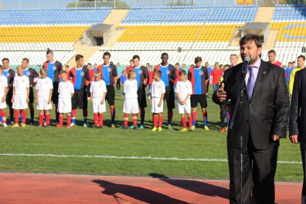 В ответном матче сборных "ДНР" и "ЛНР", дончане "сделали" луганчан со счетом 3:1