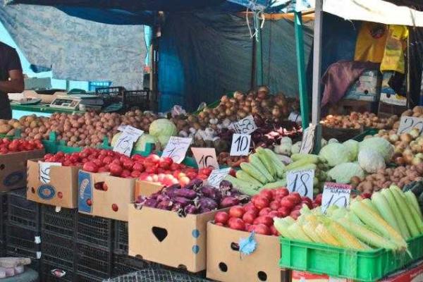 Несмотря на заявления местных "властей", Крым не в состоянии прокормить себя сам - журналисты