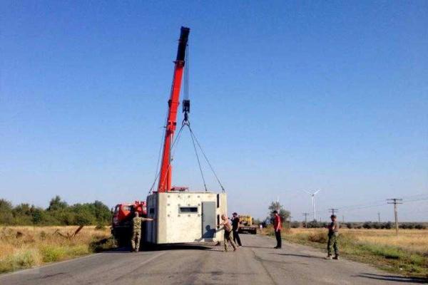 Блокада Крыма - это надолго: появились мобильные блокпосты, готовят окопы Блокада Крыма - это надолго: появились мобильные блокпосты, готовят окопы